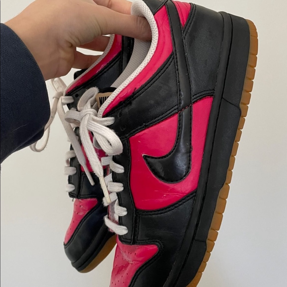 pink and black nike dunk lows